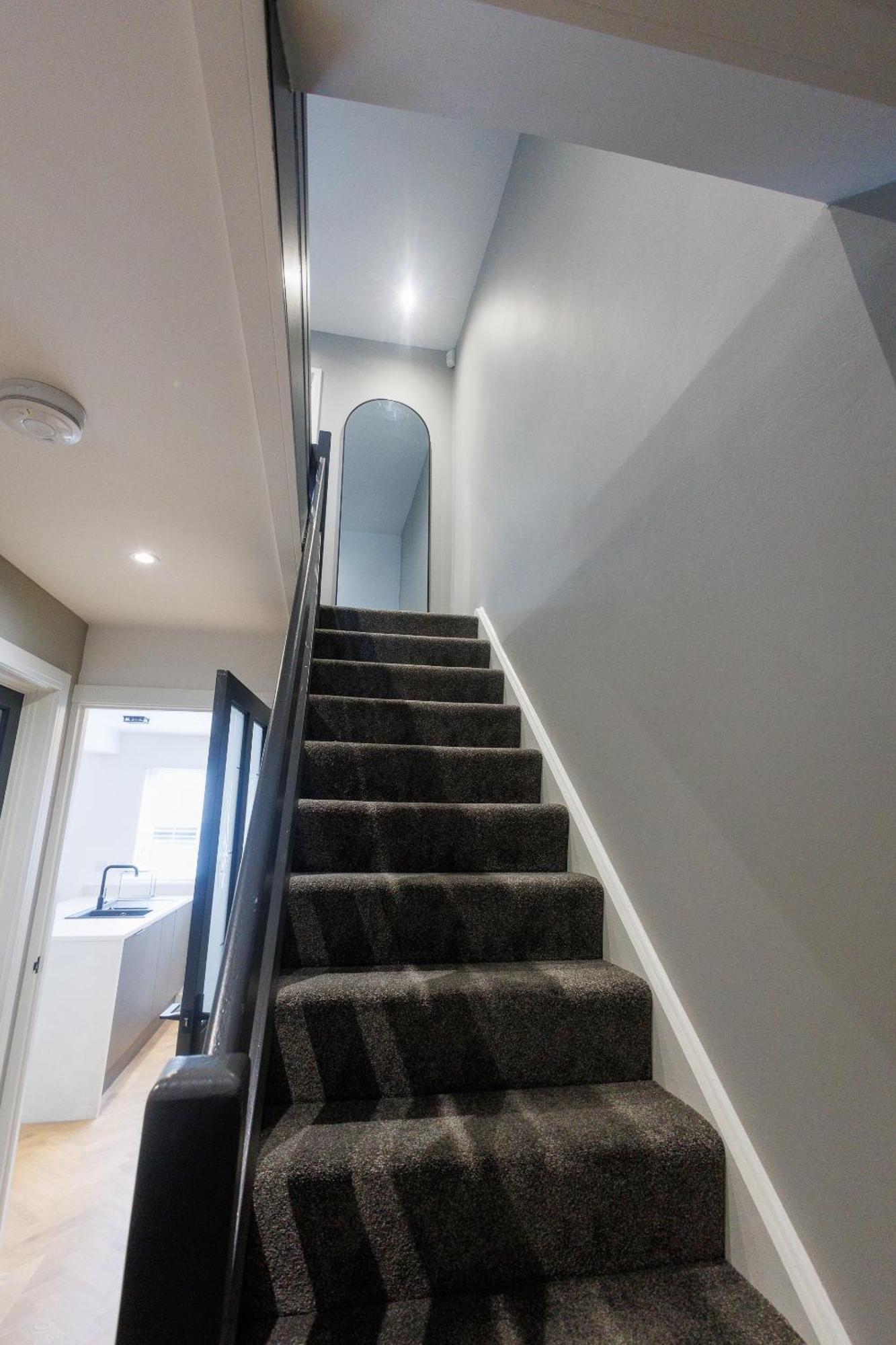 Uber Stylish 3 Bedroom Home Off Road Parking Near Town Centre And Bike Park Wales Мертир-Тидвилл Экстерьер фото